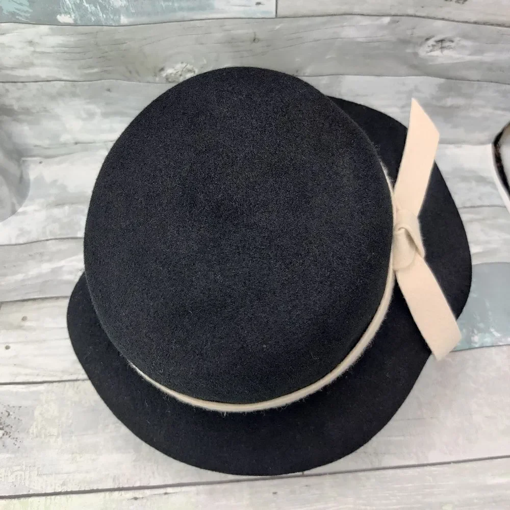 Black Wool Felt Cloche Bucket Hat w/ Cream Felt Band & Bow 57 cm 22.5